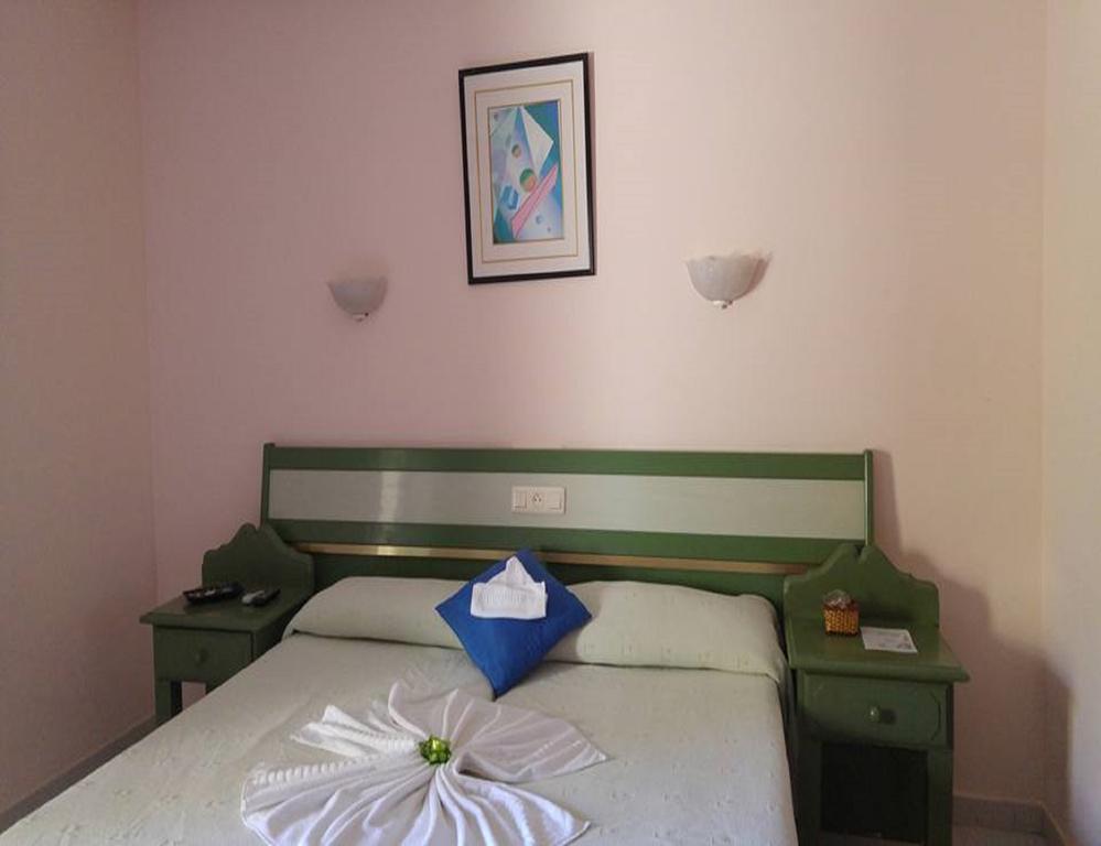 Hostal La Torre Almuñécar Εξωτερικό φωτογραφία